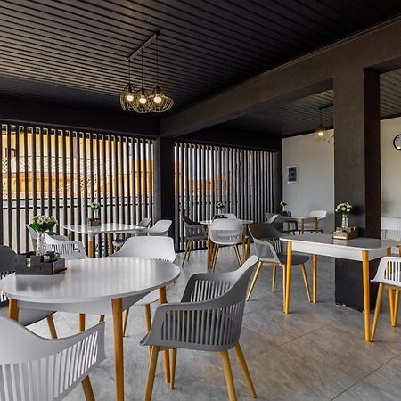Hotel Fenix Sołotwyno Zewnętrze zdjęcie