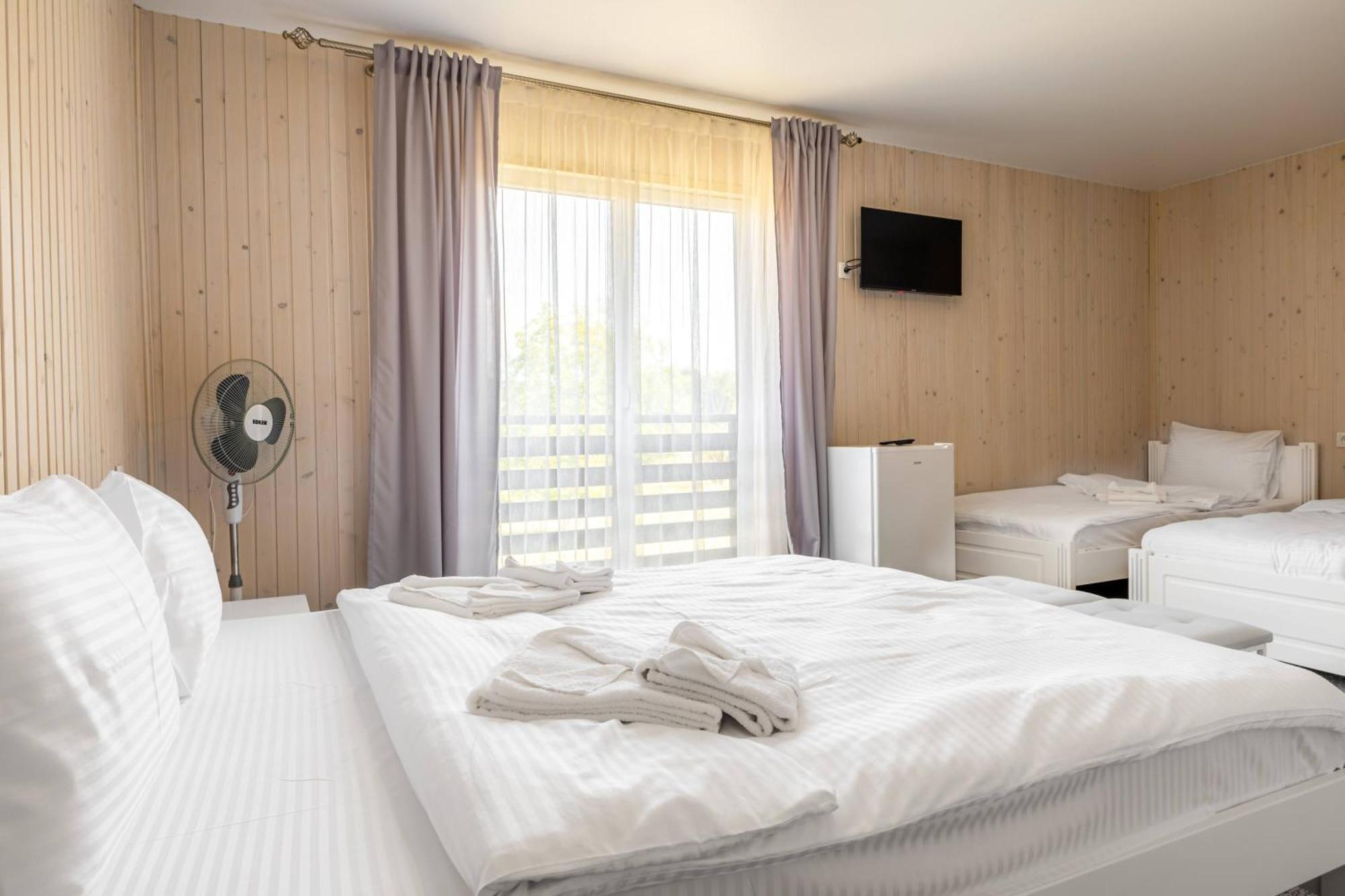 Hotel Fenix Sołotwyno Zewnętrze zdjęcie