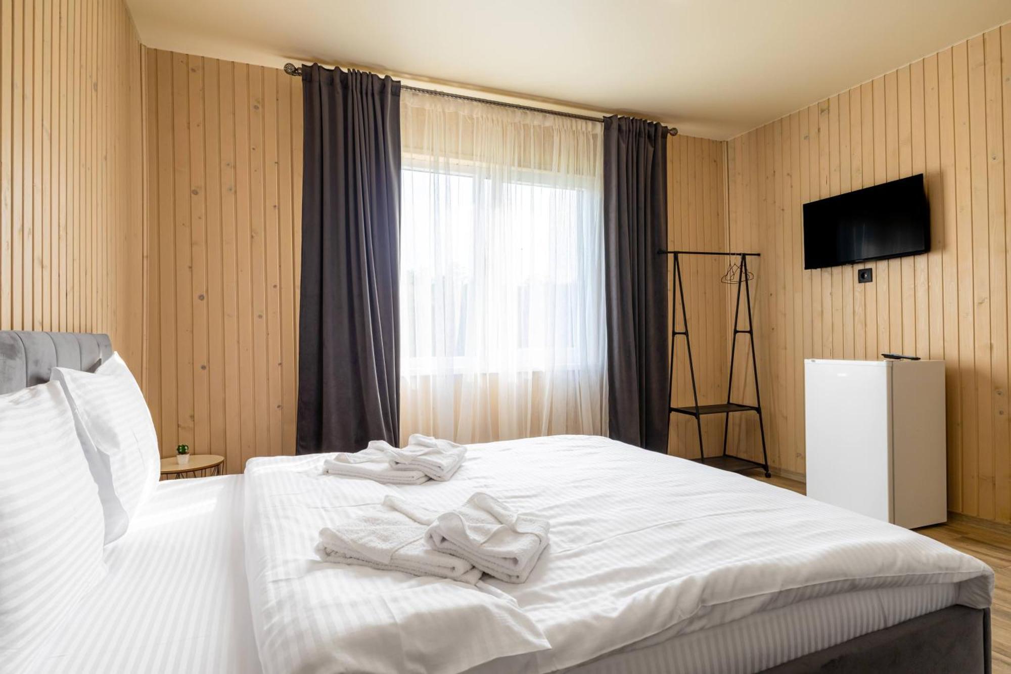 Hotel Fenix Sołotwyno Zewnętrze zdjęcie